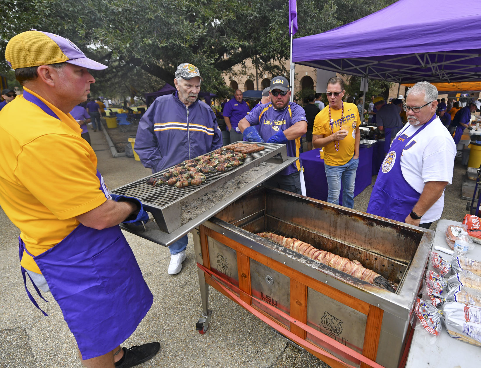 lsutailgating.101319 HS 352.JPG